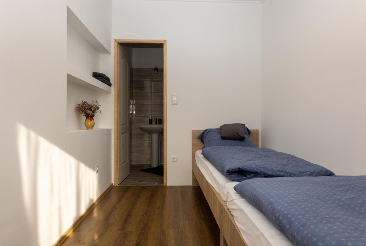 Takacs Pince Apartman Hajos Eksteriør bilde